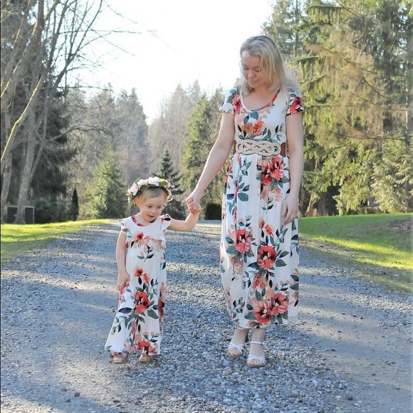 NEW Mommy and Me White Floral Maxi Dress - Picture 2 of 7